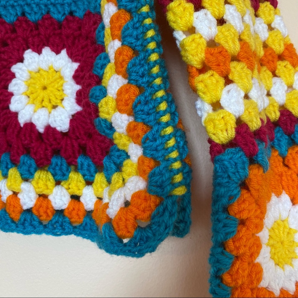 Handmade Crochet Granny Square Chunky Sweater with Daisy Pattern Acrylic Yarn - Picture 7 of 10